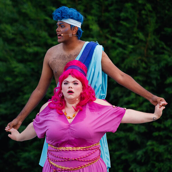 student shakespearean actors singing